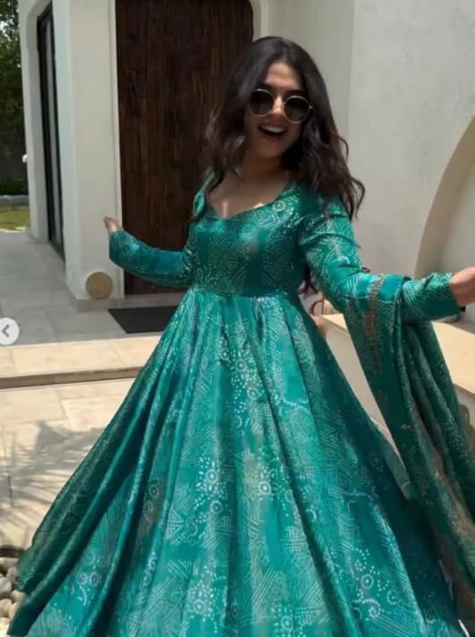 KLOSIA Women Rayon Printed Flared Anarkali Kurta And Pant With Dupatta Set